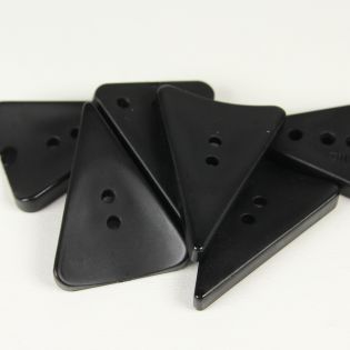 2-Loch-Knopf - 48 mm - Dreieck - schwarz